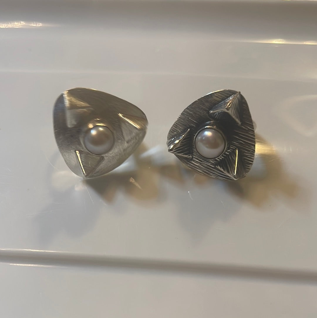 Pearl w spiked adjustable ring