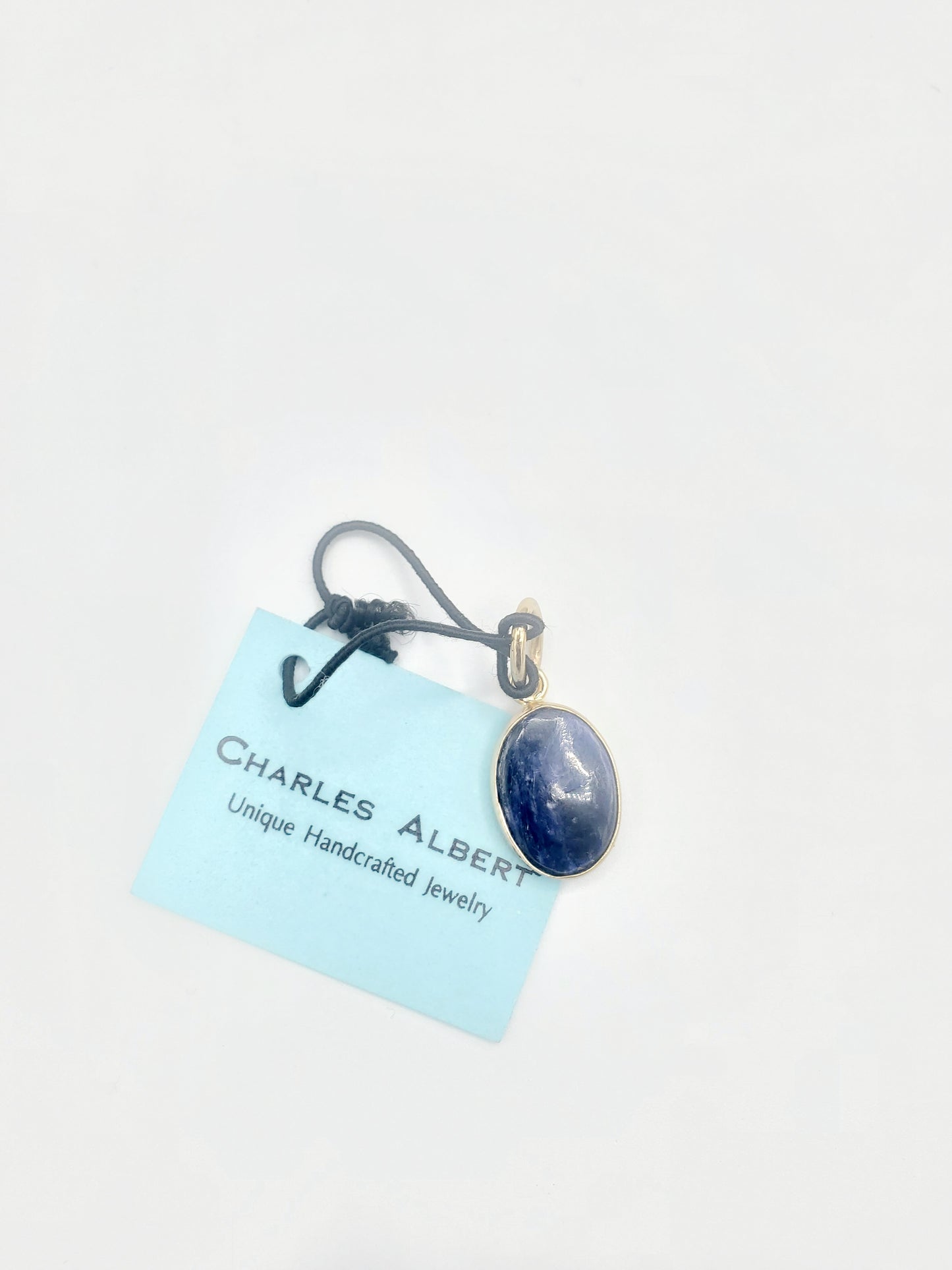 Kyanite Dainty Oval Pendant - Alchemia