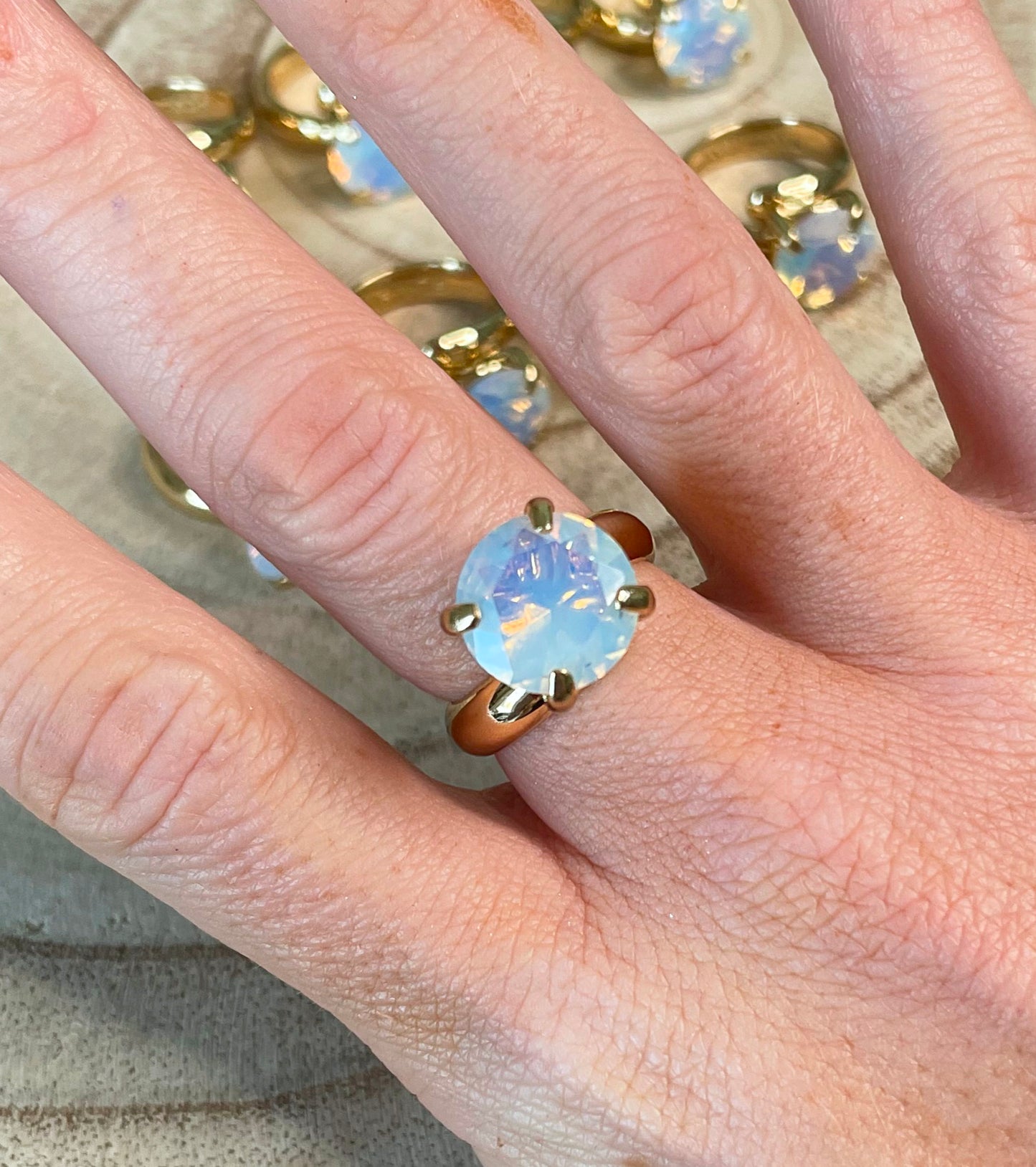 Round Opal Light Prong Ring - Alchemia