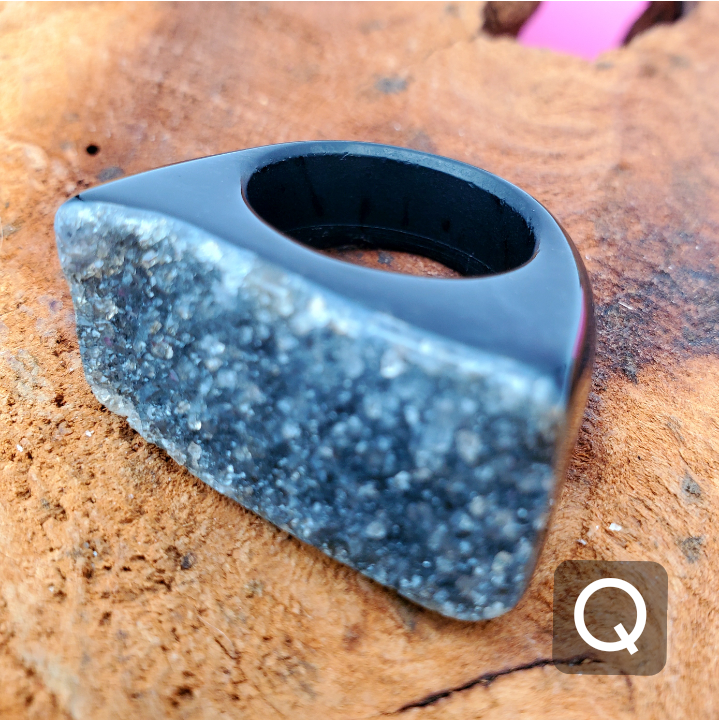 Holy Rocks Size 8