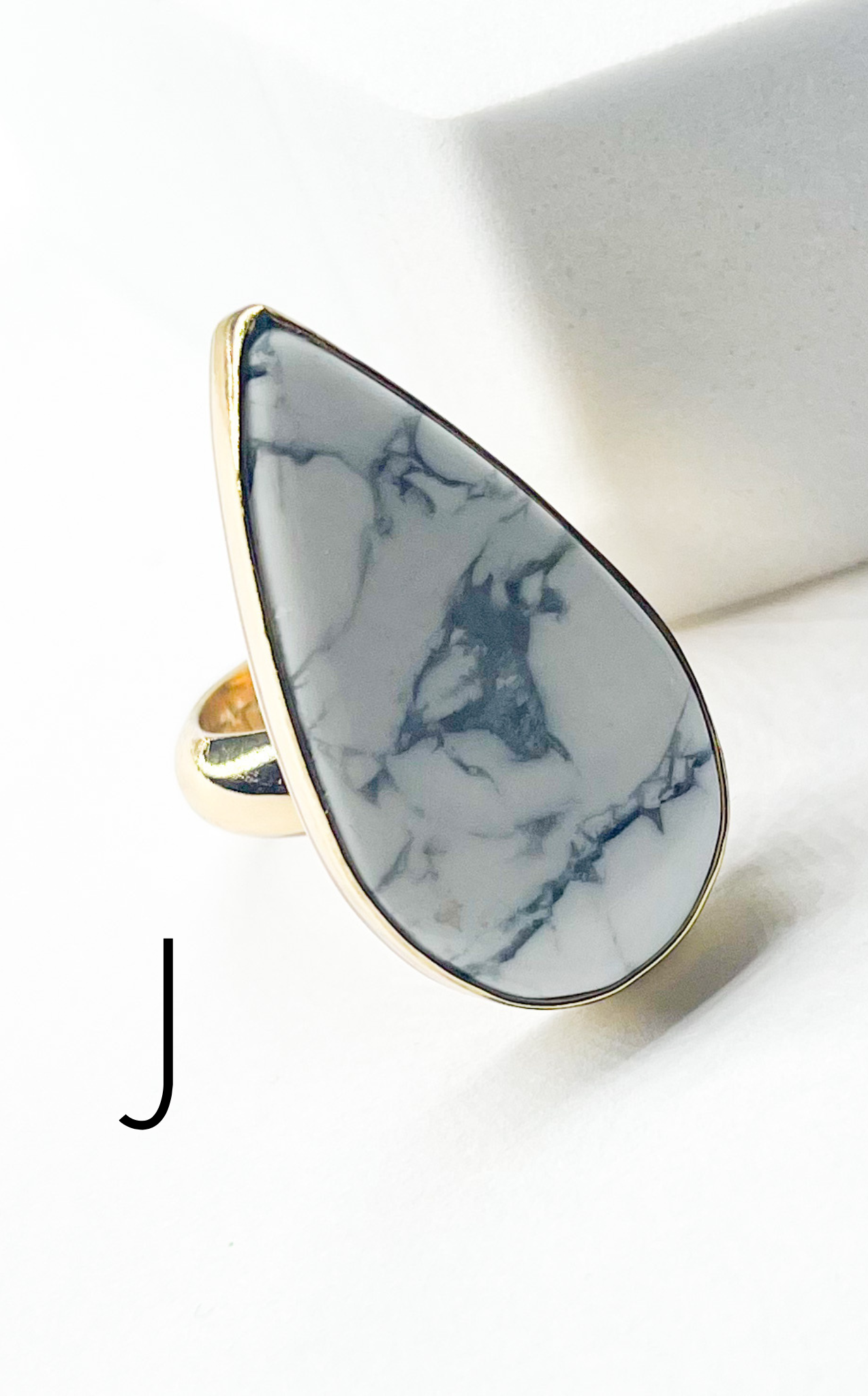White Howlite Ring Mix-Alchemia