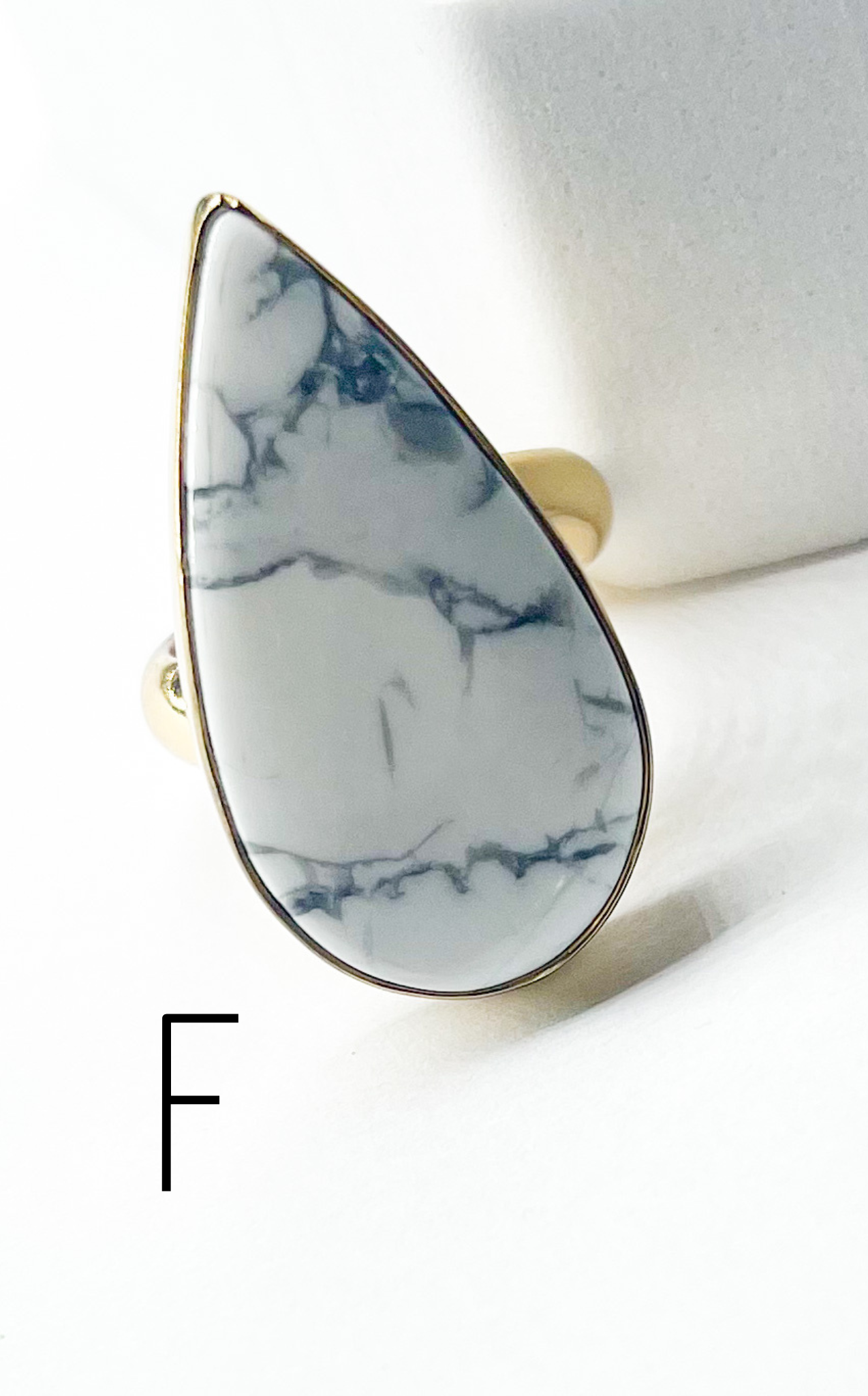 White Howlite Ring Mix-Alchemia