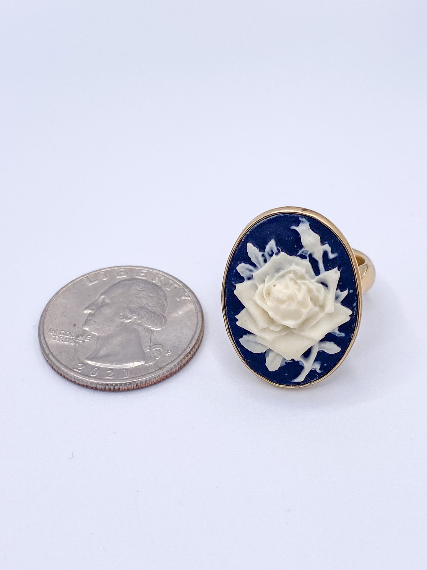Cameo Black Rose Adjustable Ring - Alchemia