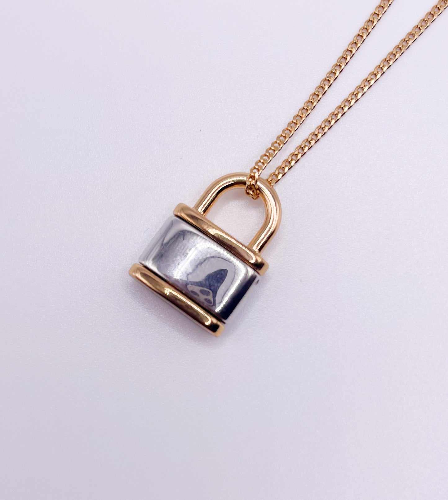 Lock Pendant 18 k