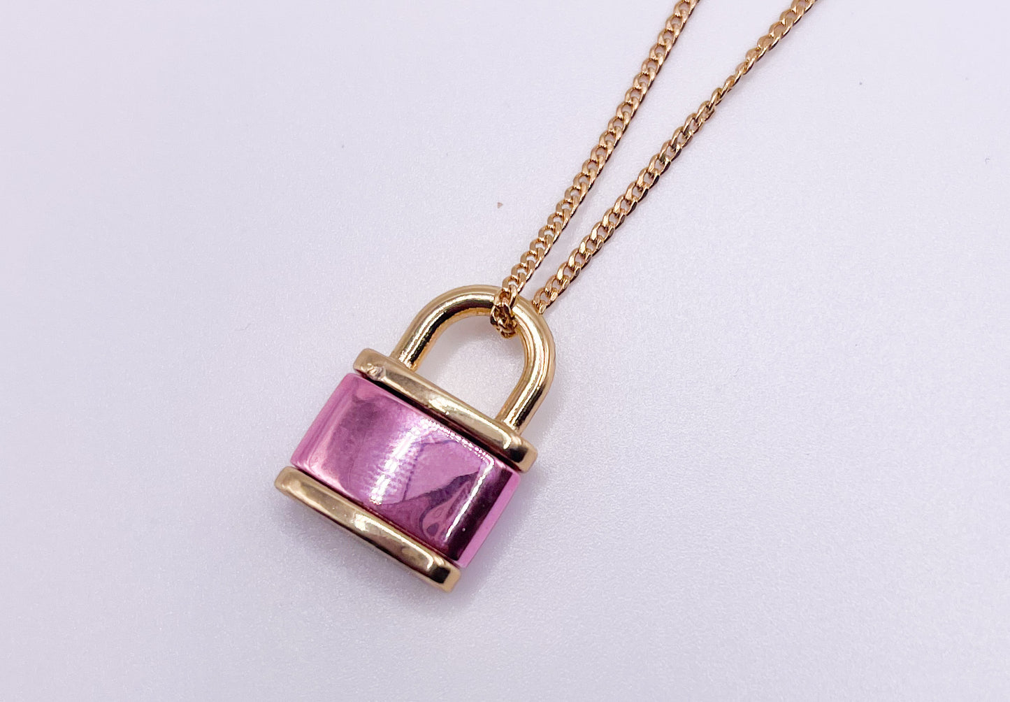 Lock Pendant 18 k