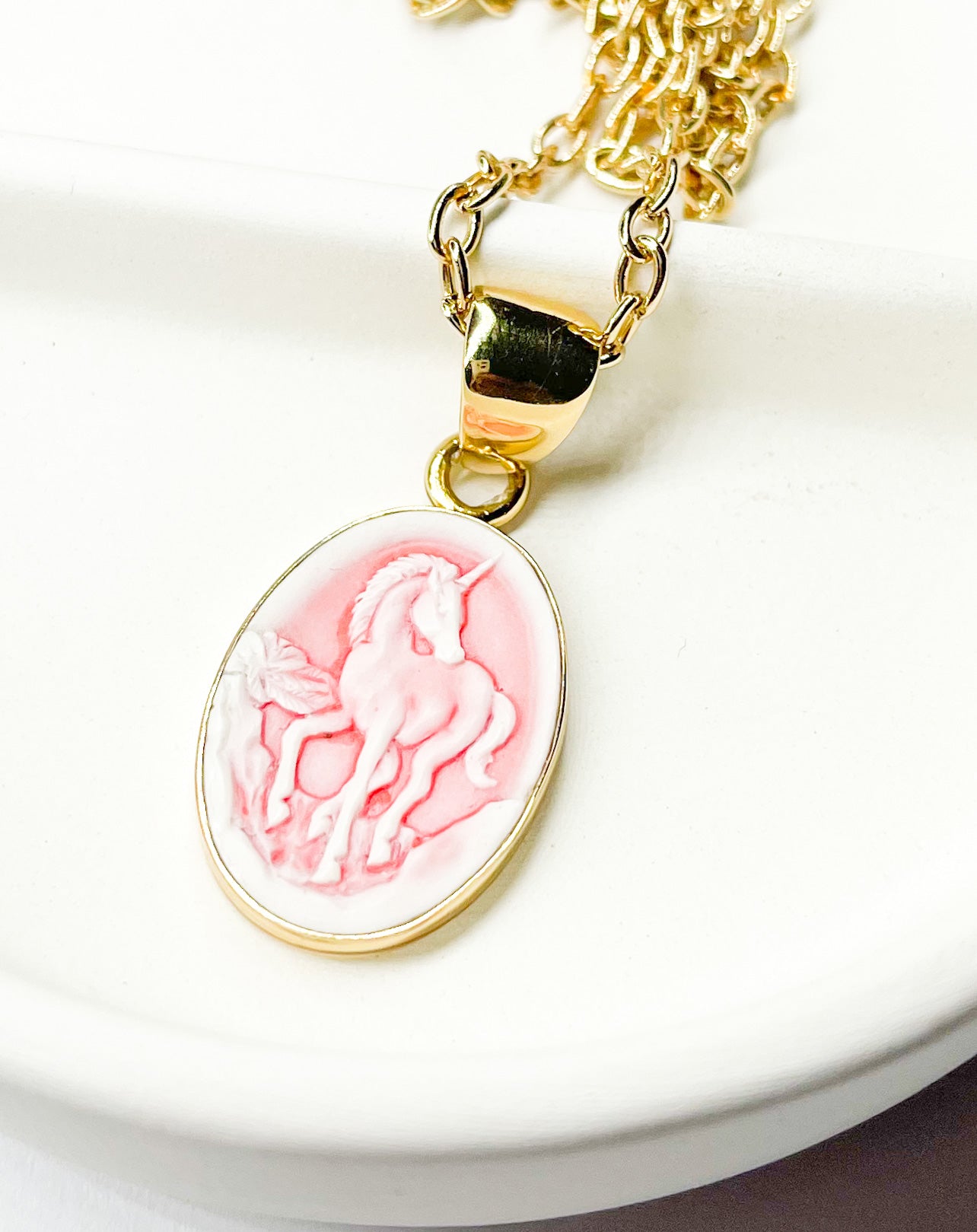 Cameo Unicorn Pendant - Alchemia