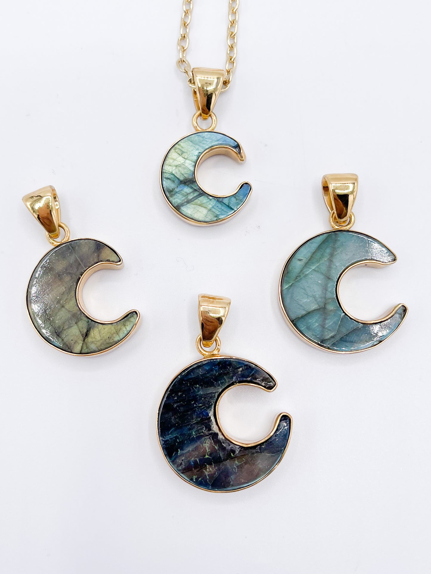 Dainty Moon Pendant-Alchemia