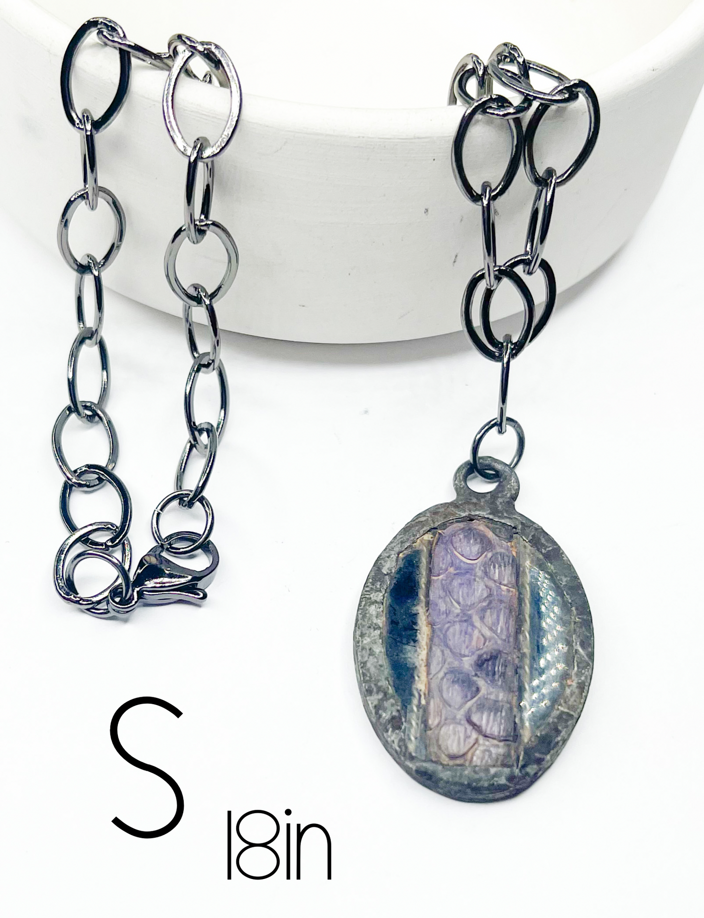 Stunning Round Of Grunge Necklace-Boho Grunge