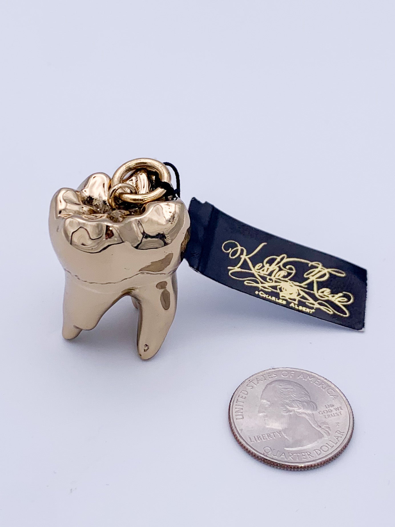 Kesha Stamped Tooth Pendant-Alchemia